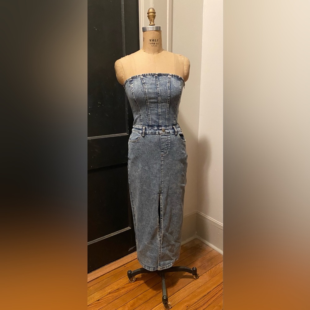 Le Lis Blue Denim Strapless Dress
